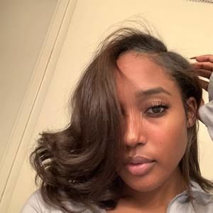 Meet your Posher, Dejah